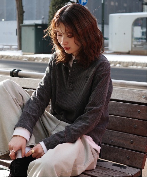 bike star(バイクスター)の「BIKE STAR ワンポイント刺繍ワッフルヘンリーネックロンT(Tシャツ/カットソー・メンズ・レッド/チャコールグレー/ブラック・L/M)」の11枚目の写真