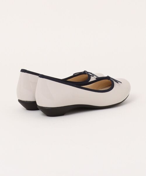 JELLY BEANS(ジェリービーンズ)の「【レイン対応】レインモールドソールバレエシューズ【Made in Japan】(325-61320)JELLY BEANS(ジェリービーンズ)(レインシューズ・レディース・アイボリー/グレイッシュベージュ・23/24/22.5/24.5/23.5)」の18枚目の写真