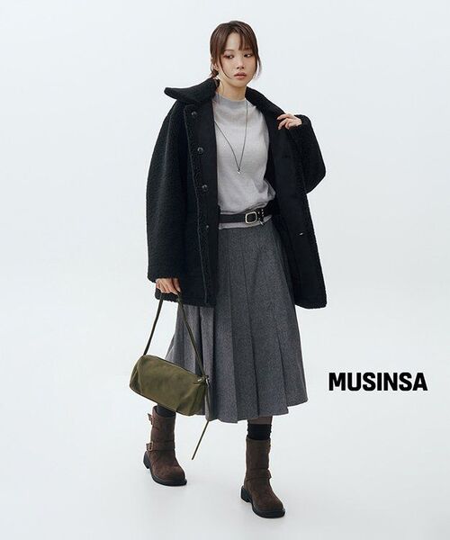 MUSINSA STANDARD WOMAN（ムシンサスタンダードウーマン）の「ウィメンズリバーシブル合成スエードシアリングハーフコート[ブラック]（チェスターコート・レディース・その他・S/M/LARGE/X-SMALL）」の7枚目の写真