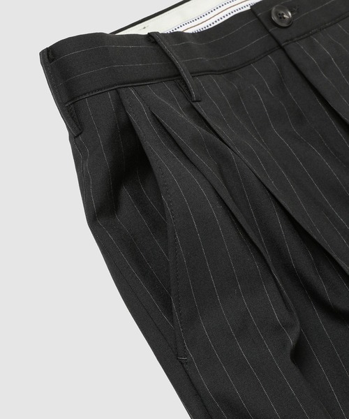 KHOKI（コッキ）の「Pleated Stripe Summer Wool Pants（その他パンツ・メンズ・グレー/ブラック/ベージュ・2）」の8枚目の写真