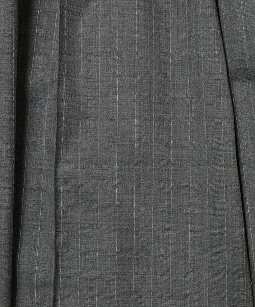 KHOKI（コッキ）の「Pleated Stripe Summer Wool Pants（その他パンツ・メンズ・グレー/ブラック/ベージュ・2）」の14枚目の写真