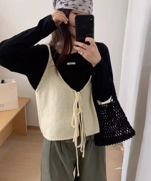 lulufa(ルルファ)の「【26春夏新作】前後着用可能 ルーズニットビスチェ(ベスト・レディース・ブラック/アイボリー/グレー/イエロー・FREE)」の5枚目の写真