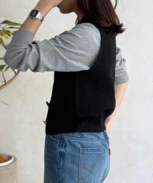 CPCM（シーピーシーエム）の「メタル釦コンパクトベスト（ニット/セーター・レディース・アイボリー/ブラック/グレイッシュベージュ・FREE）」の10枚目の写真