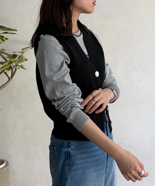 CPCM（シーピーシーエム）の「メタル釦コンパクトベスト（ニット/セーター・レディース・アイボリー/ブラック/グレイッシュベージュ・FREE）」の12枚目の写真