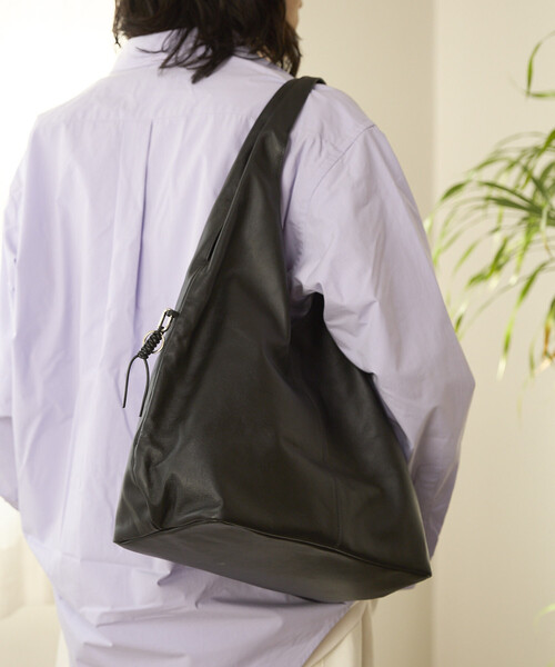 Firsthand（ファーストハンド）の「Firsthand/ファーストハンド Big Leather Marche Bag / ビッグ レザー マルシェバッグ / 牛革 / 撥水レザー（トートバッグ・メンズ・ブラック・ONE SIZE）」の3枚目の写真