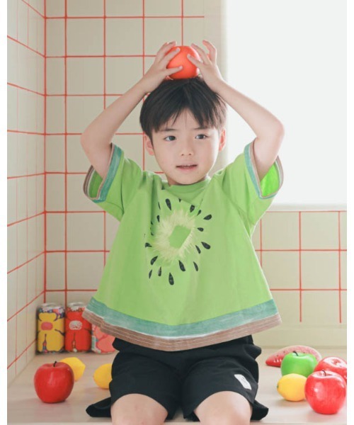 nicohrat（ニコフラート）の「ニコフラート フルーツなりきり Tシャツ（Tシャツ/カットソー・キッズ・イエロー/グリーン/レッド・90cm/100cm/110cm/120cm/130cm/140cm）」の2枚目の写真