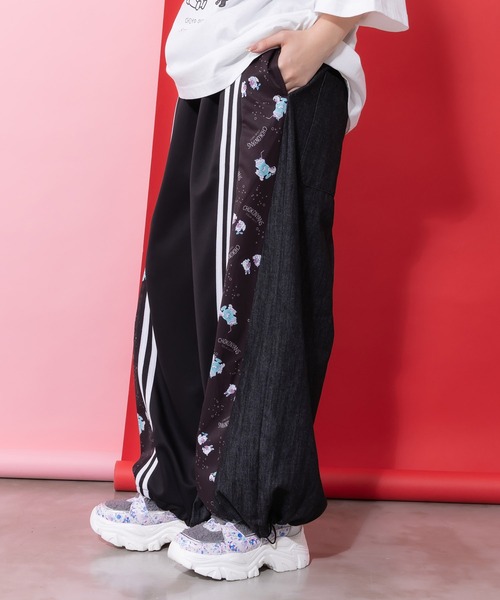 ScoLar Parity（スカラーパリティ）の「361109：桜咲千依さんコラボ第5弾 ちょこにゃんず ジャージ×デニム切替パンツ（その他パンツ・レディース・ブラック/サックスブルー・M）」の21枚目の写真