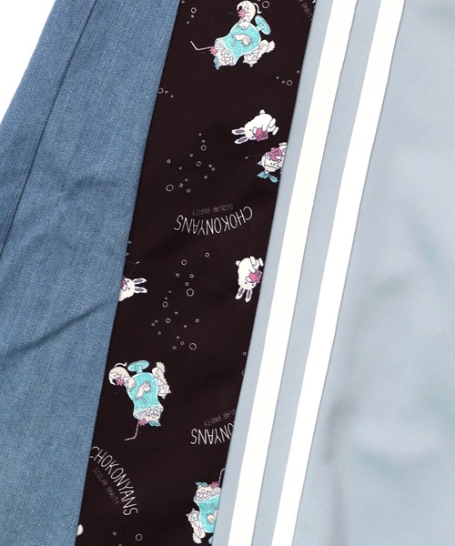 ScoLar Parity（スカラーパリティ）の「361109：桜咲千依さんコラボ第5弾 ちょこにゃんず ジャージ×デニム切替パンツ（その他パンツ・レディース・ブラック/サックスブルー・M）」の12枚目の写真