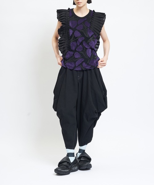 gomme(ゴム)の「ドレープデニムパンツ(デニムパンツ・レディース・ブラック・MEDIUM)」の3枚目の写真