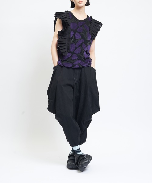 gomme(ゴム)の「ドレープデニムパンツ(デニムパンツ・レディース・ブラック・MEDIUM)」の5枚目の写真