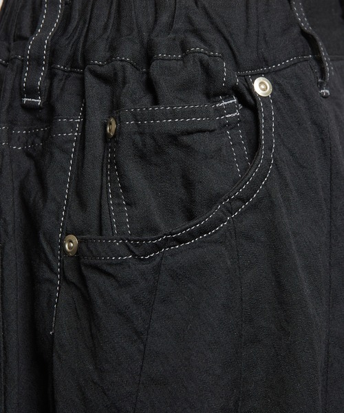 gomme(ゴム)の「ドレープデニムパンツ(デニムパンツ・レディース・ブラック・MEDIUM)」の14枚目の写真