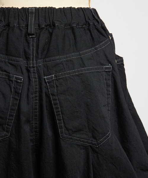 gomme(ゴム)の「ドレープデニムパンツ(デニムパンツ・レディース・ブラック・MEDIUM)」の16枚目の写真