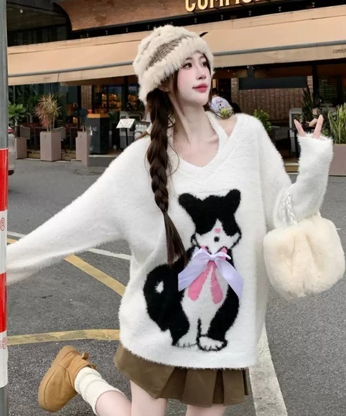 Vini（ヴィニ）の「Ribbon Cat Vネック シャギー ニット（ニット/セーター・レディース・ホワイト・FREE）」の4枚目の写真