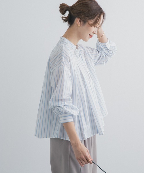 URBAN RESEARCH DOORS（アーバンリサーチドアーズ）の「ストライプリボンフレアブラウス（シャツ/ブラウス・レディース・オフホワイト/ブルー系その他・FREE）」の4枚目の写真
