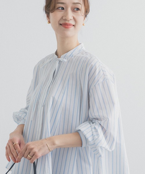 URBAN RESEARCH DOORS（アーバンリサーチドアーズ）の「ストライプリボンフレアブラウス（シャツ/ブラウス・レディース・オフホワイト/ブルー系その他・FREE）」の6枚目の写真