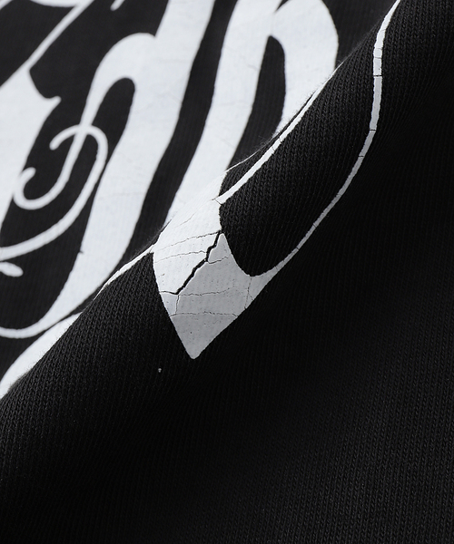 WISM(ウィズム)の「INTODUSK / イントゥダスク CUT OFF LOGO TEE(Tシャツ/カットソー・メンズ・ブラック・LARGE/SMALL)」の6枚目の写真