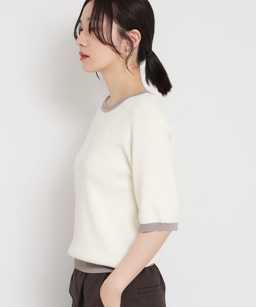 THE SHOP TK (ザ ショップ ティーケー )の「【ひんやり/洗濯機OK/毛玉になりにくい/UV】さりげないラインで品よく映える 配色5分袖ニット(ニット/セーター・レディース・アイボリー系4/ブラック系4/ダークブラウン系4・12/13)」の4枚目の写真