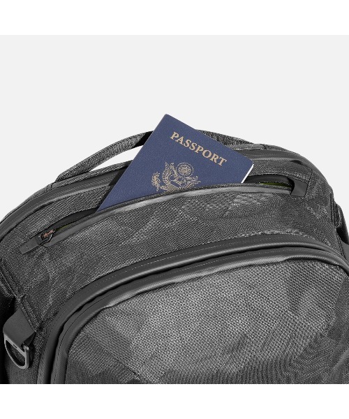 Aer(エアー)の「AER Travel Pack 4 28L Ultra / AER-28070(バックパック/リュック・メンズ・ブラック・FREE)」の10枚目の写真