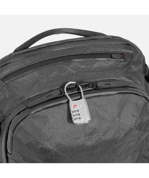Aer(エアー)の「AER Travel Pack 4 28L Ultra / AER-28070(バックパック/リュック・メンズ・ブラック・FREE)」の15枚目の写真
