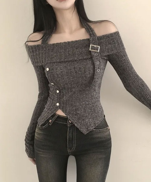Emilie(エミリー)の「オフショルダー×ホルターネック リブニット(ニット/セーター・レディース・ベージュ/チャコールグレー/ピンク・FREE)」の11枚目の写真
