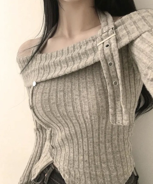 Emilie(エミリー)の「オフショルダー×ホルターネック リブニット(ニット/セーター・レディース・ベージュ/チャコールグレー/ピンク・FREE)」の21枚目の写真