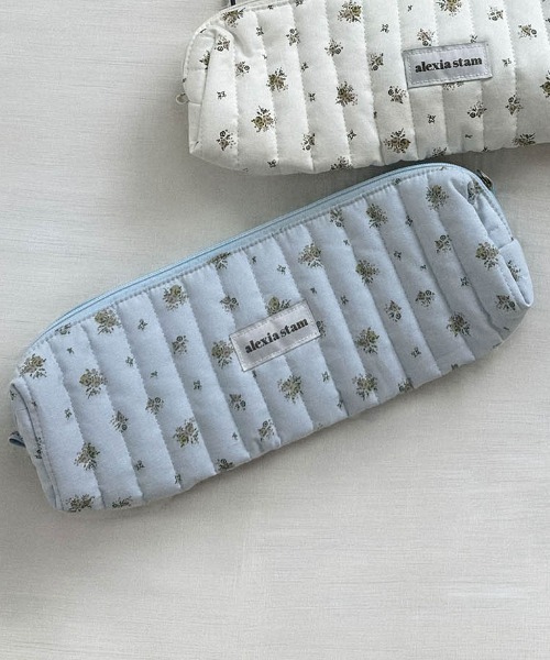 ALEXIA STAM(アリシアスタン)の「Floral Quilted Pouch /フローラル 横長ポーチ(ポーチ・レディース・ブルー/ホワイト・FREE)」の1枚目の写真