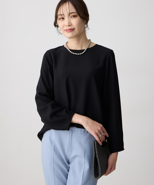 A/C DESIGN BY ALPHA CUBIC(エーシーデザインバイアルファキュービック)の「ストレッチジョーゼットタックブラウス【接触冷感・UVカット・吸水速乾・セットアップ対応】(シャツ/ブラウス・レディース・ベージュ/ブラック・9号/11号/13号)」の15枚目の写真