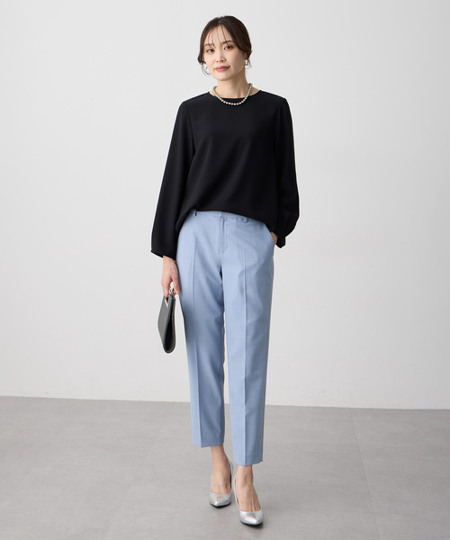 A/C DESIGN BY ALPHA CUBIC(エーシーデザインバイアルファキュービック)の「ストレッチジョーゼットタックブラウス【接触冷感・UVカット・吸水速乾・セットアップ対応】(シャツ/ブラウス・レディース・ベージュ/ブラック・9号/11号/13号)」の17枚目の写真