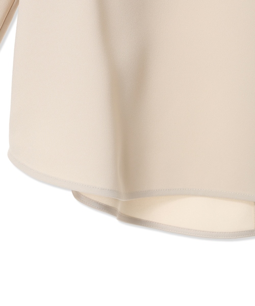 A/C DESIGN BY ALPHA CUBIC(エーシーデザインバイアルファキュービック)の「ストレッチジョーゼットタックブラウス【接触冷感・UVカット・吸水速乾・セットアップ対応】(シャツ/ブラウス・レディース・ベージュ/ブラック・9号/11号/13号)」の4枚目の写真