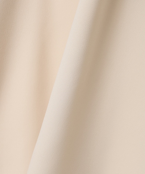 A/C DESIGN BY ALPHA CUBIC(エーシーデザインバイアルファキュービック)の「ストレッチジョーゼットタックブラウス【接触冷感・UVカット・吸水速乾・セットアップ対応】(シャツ/ブラウス・レディース・ベージュ/ブラック・9号/11号/13号)」の5枚目の写真