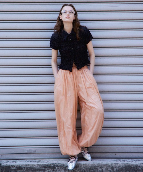 MAISON SPECIAL(メゾンスペシャル)の「Shirring French Sleeve Shirt/シャーリングフレンチスリーブシャツ(シャツ/ブラウス・レディース・ホワイト/ブラック/マルチ・FREE)」の4枚目の写真