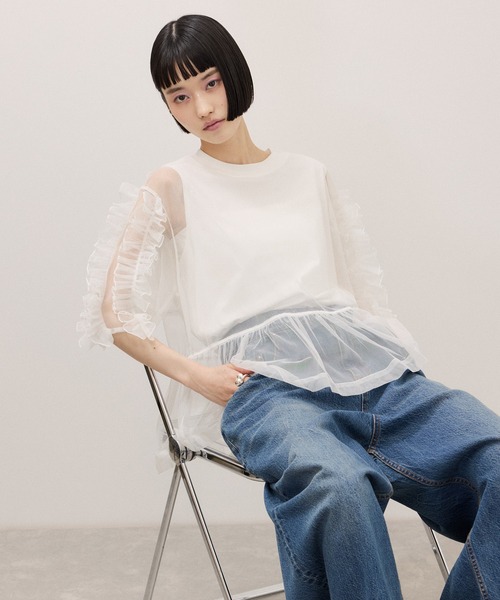ADAM ET ROPE'(アダムエロペ)の「【サステナブル】フリルギャザーチュールトップス(Tシャツ/カットソー・レディース・ブラック/ホワイト/ブラウン・FREE)」の2枚目の写真