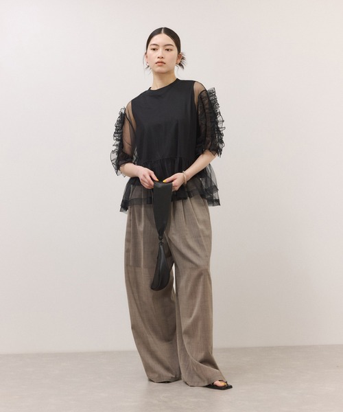 ADAM ET ROPE'(アダムエロペ)の「【サステナブル】フリルギャザーチュールトップス(Tシャツ/カットソー・レディース・ブラック/ホワイト/ブラウン・FREE)」の7枚目の写真