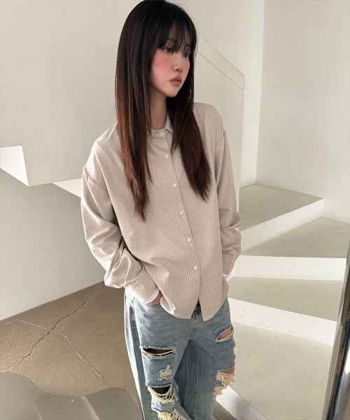 4INT.(フォイント)の「ルーズシルエット ストライプ 長袖 シャツ(シャツ/ブラウス・レディース・ブラック/チャコール/ベージュ・FREE)」の7枚目の写真