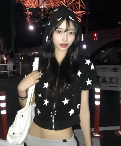 ViViDAY(ビビデー)の「星柄ジップアップ半袖パーカー(パーカー・レディース・ブラック/グレー・M)」の17枚目の写真