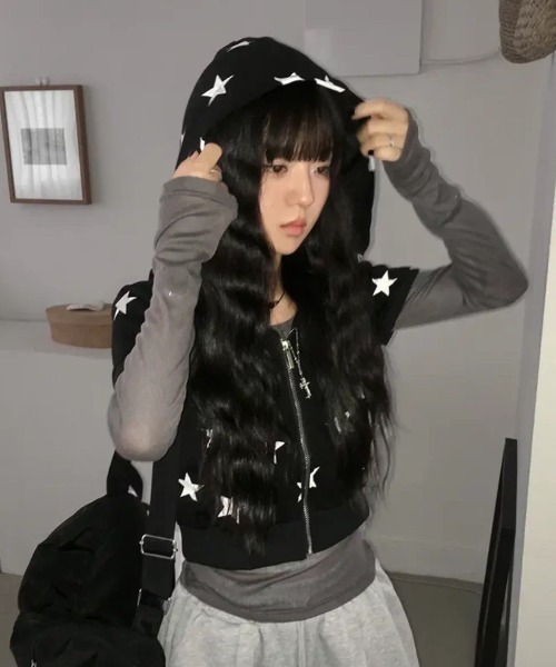 ViViDAY(ビビデー)の「星柄ジップアップ半袖パーカー(パーカー・レディース・ブラック/グレー・M)」の20枚目の写真