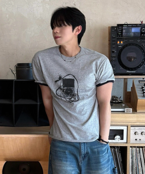 MAISON MINED(メゾンミネド)の「MP3 GRAPHIC LAYERED HALF T MELANGE GRAY(Tシャツ/カットソー・メンズ・その他・SMALL/MEDIUM/LARGE)」の1枚目の写真