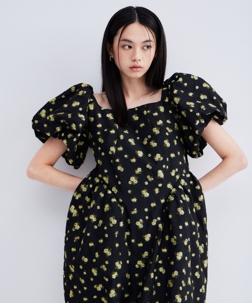 ANDRESD(アンドレスド)の「フラワージャガードフォルムドレス / flower jacquard forme dress(ドレス・レディース・ブラック×グレー/ホワイト×イエロー/ブラック×イエロー・MT/M/S)」の17枚目の写真