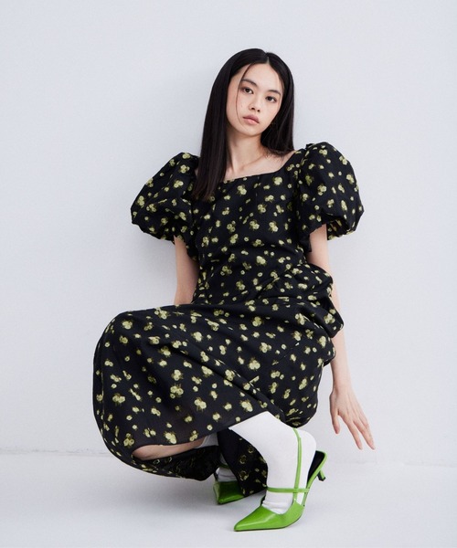 ANDRESD(アンドレスド)の「フラワージャガードフォルムドレス / flower jacquard forme dress(ドレス・レディース・ブラック×グレー/ホワイト×イエロー/ブラック×イエロー・MT/M/S)」の10枚目の写真