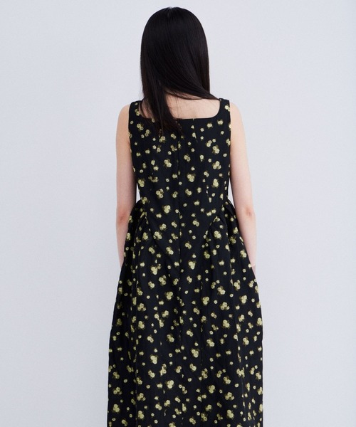フラワージャガードフォルムドレス / flower jacquard forme dress