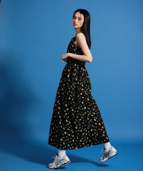 ANDRESD(アンドレスド)の「フラワージャガードフォルムドレス / flower jacquard forme dress(ドレス・レディース・ブラック×グレー/ホワイト×イエロー/ブラック×イエロー・MT/M/S)」の5枚目の写真