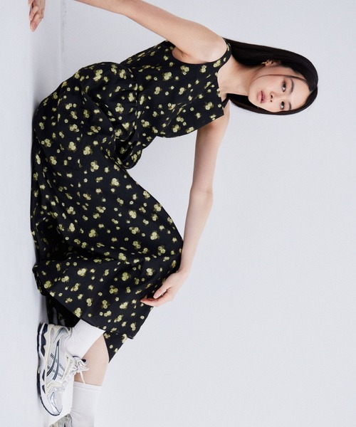 ANDRESD(アンドレスド)の「フラワージャガードフォルムドレス / flower jacquard forme dress(ドレス・レディース・ブラック×グレー/ホワイト×イエロー/ブラック×イエロー・MT/M/S)」の7枚目の写真