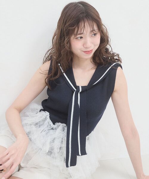 MAJESTIC LEGON(マジェスティックレゴン)の「チュールペプラムフリルセーラーニット(ニット/セーター・レディース・アイボリー/ブラック/ネイビー・MEDIUM)」の8枚目の写真