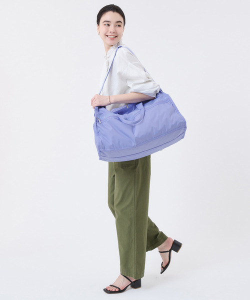 LeSportsac（レスポートサック）の「DELUXE LG WEEKENDER ペリウィンクルドリーム（ボストンバッグ・レディース・パープル・FREE）」の3枚目の写真