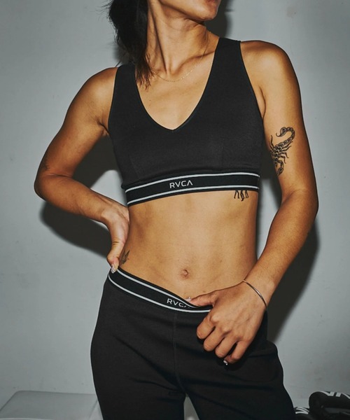 RVCA(ルーカ)の「【RVCA/ルーカ】RVCA UTILITY SPORT B/4WAYストレッチ・吸水速乾・UPF50+UVプロテクトブラトップ(スポーツブラ・レディース・ブラック・SMALL/MEDIUM)」の10枚目の写真