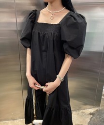 パフスリーブスクエアネックワンピース
