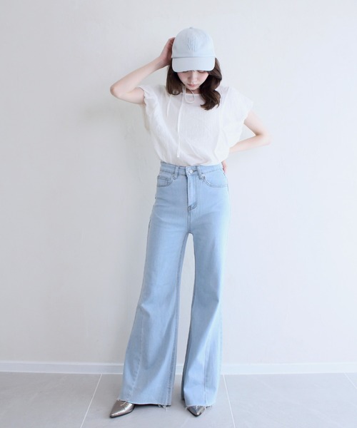 Reurie'(レウリィ)の「紐付きバルーンスリーブシャツ / シンプル きれいめ 大人カジュアル フェミニン オフィスカジュアル 夏服 夏コーデ(シャツ/ブラウス・レディース・ブルー/ホワイト/ブラック・FREE)」の22枚目の写真