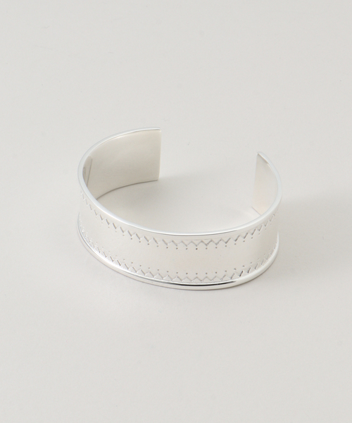 SLOBE IENA(スローブイエナ)の「ADRAR/アドラル MIDDLE CUFF(ブレスレット・レディース・シルバー・FREE)」の1枚目の写真