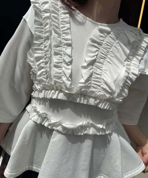 WILLFULLY（ウィルフリー）の「random frill peplum smooth tops（Tシャツ/カットソー・レディース・アイボリー/ブラック・FREE）」の7枚目の写真