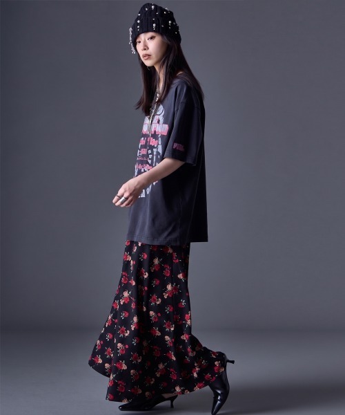 GEVS.(ジェイヴィス)の「ピグメント染ビッグロゴプリントTシャツ<大きいサイズ有>GEVS.(Tシャツ/カットソー・レディース・オフホワイト/スミクロ・3L/LL/L/M/5L/4L)」の3枚目の写真